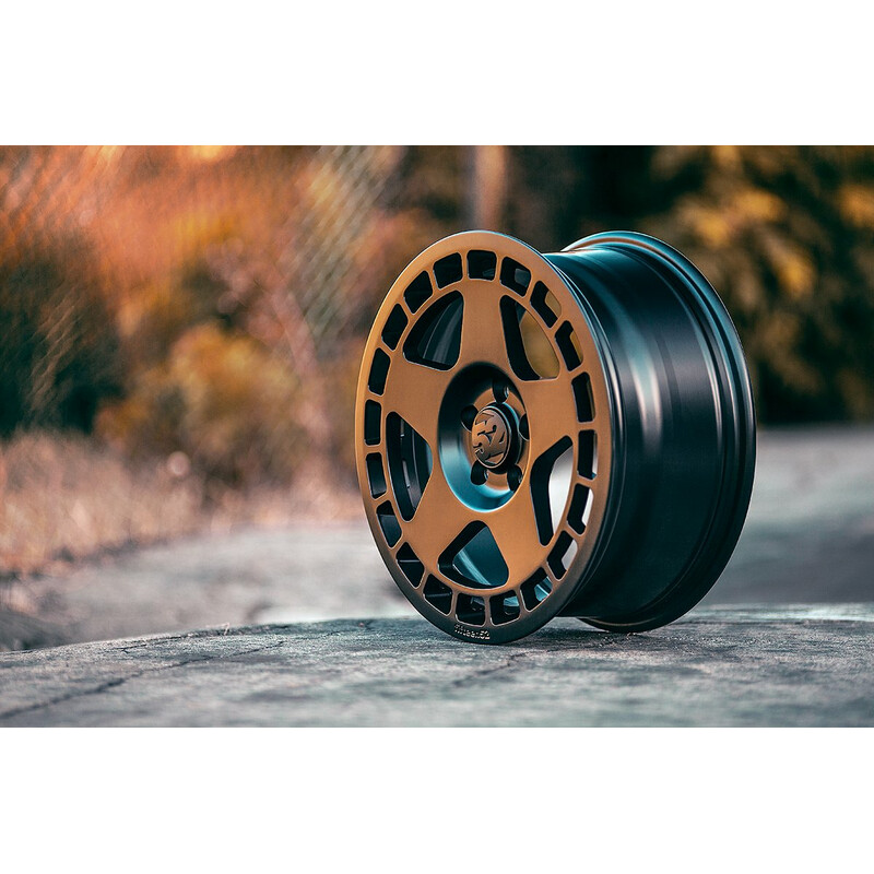 Fifteen52 Turbomac 18x8.5" 5x114.3 ET30, Asphalt Black (TÜV)