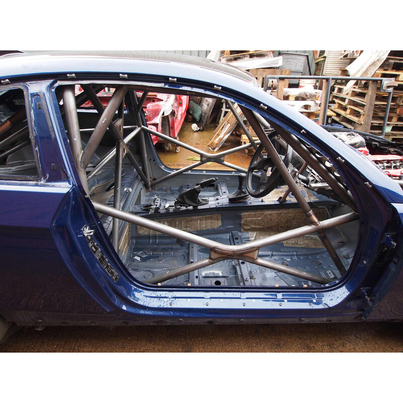 Custom Cages Multipoint Weld-In Roll Cage for BMW E92 (2-Door) - FIA
