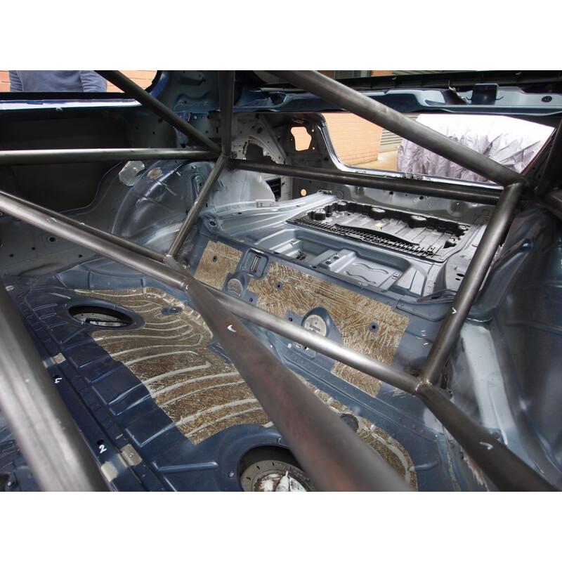 Custom Cages Multipoint Weld-In Roll Cage for BMW E92 (2-Door) - FIA