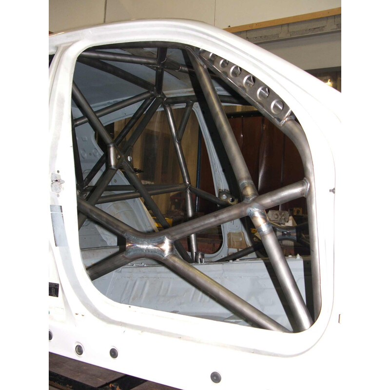 Custom Cages Multipoint Weld-In Roll Cage for BMW 1-Series E81 & E87 - FIA