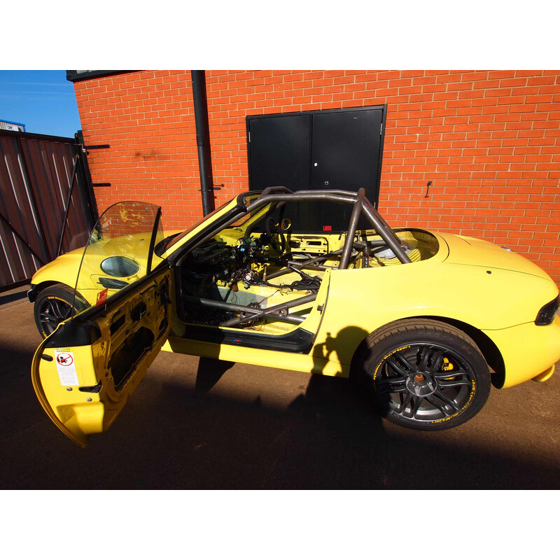 Custom Cages Multipoint Weld-In Roll Cage for BMW Z3 Roadster - FIA