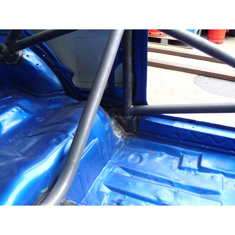 Custom Cages Multipoint Weld-In Roll Cage for Opel Corsa B - FIA