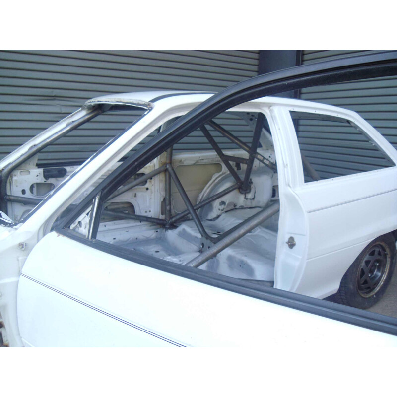Custom Cages Multipoint Weld-In Roll Cage for Opel Kadett E - FIA
