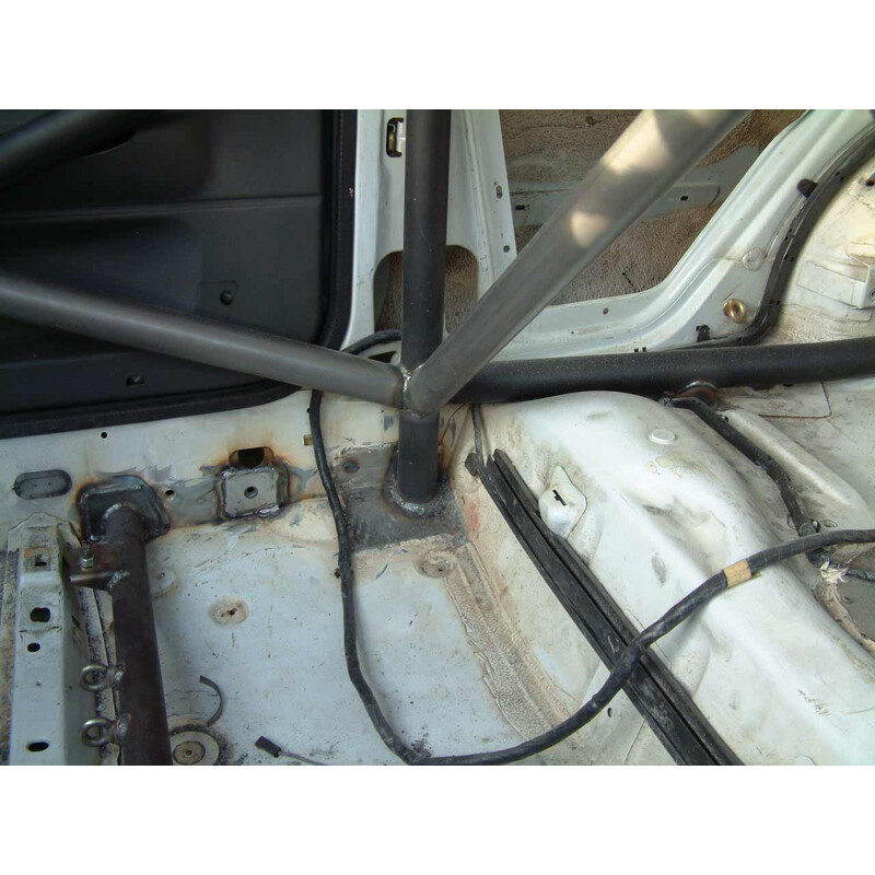 Custom Cages Multipoint Weld-In Roll Cage for Renault Clio 1 - FIA