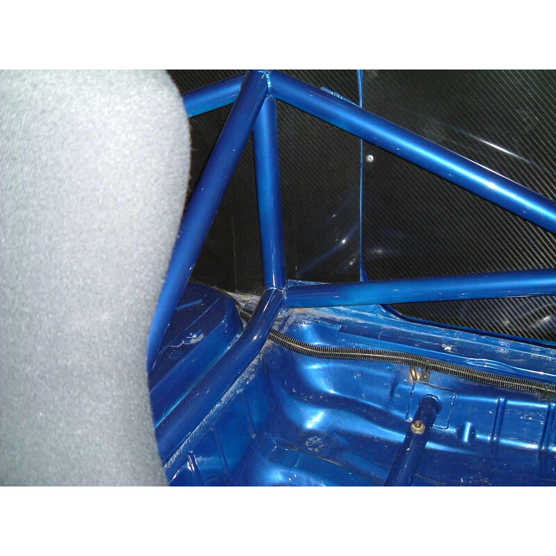Custom Cages Multipoint Weld-In Roll Cage for Volkswagen Golf 4 R32 - FIA