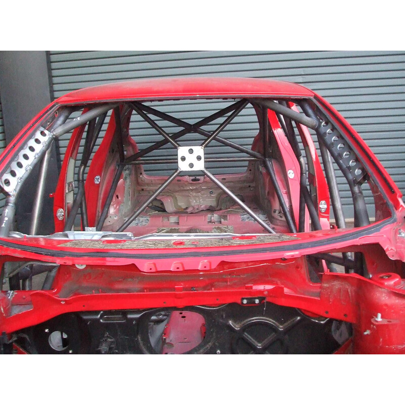 Custom Cages Multipoint Weld-In Roll Cage for Volkswagen Golf 5 - FIA