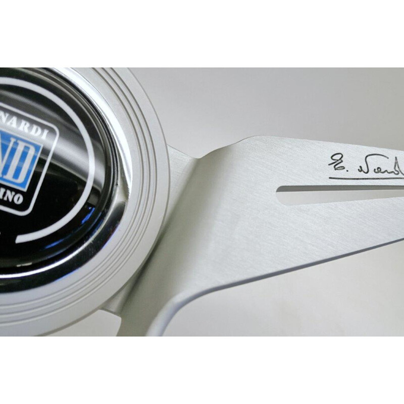 Nardi\u0020Novantesimo\u002090th\u0020Anniversary\u0020Steering\u0020Wheel,\u0020Black\u0020Leather,\u0020White\u0020Spokes,\u0020\u00D835.5\u0020cm,\u0020White\u0020Center\u0020Ring