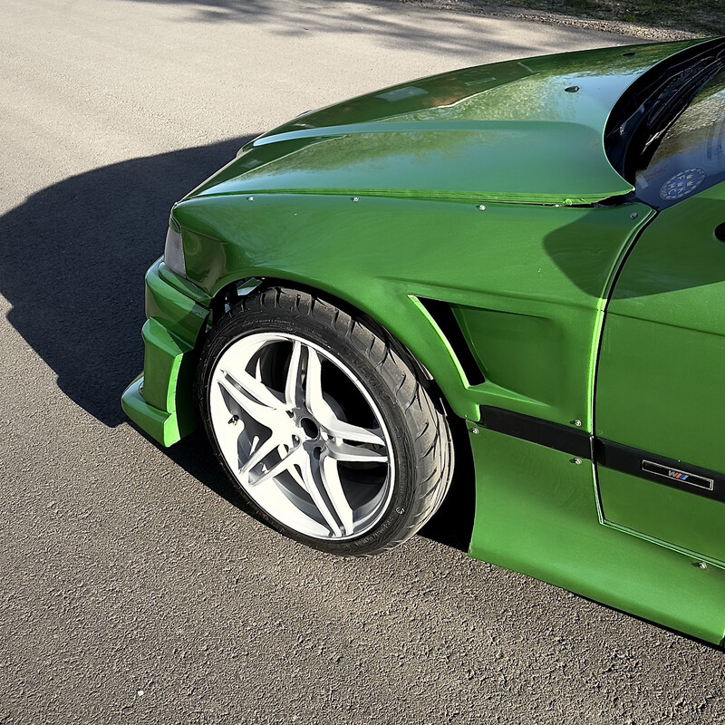 "Felony Style" Wide Bodykit for BMW E36 Sedan